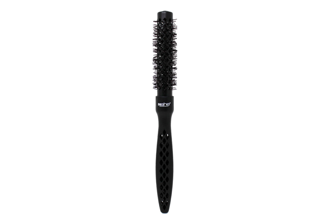 

She is a professional thermal round brush with a diameter of 19mm, model FB 619.