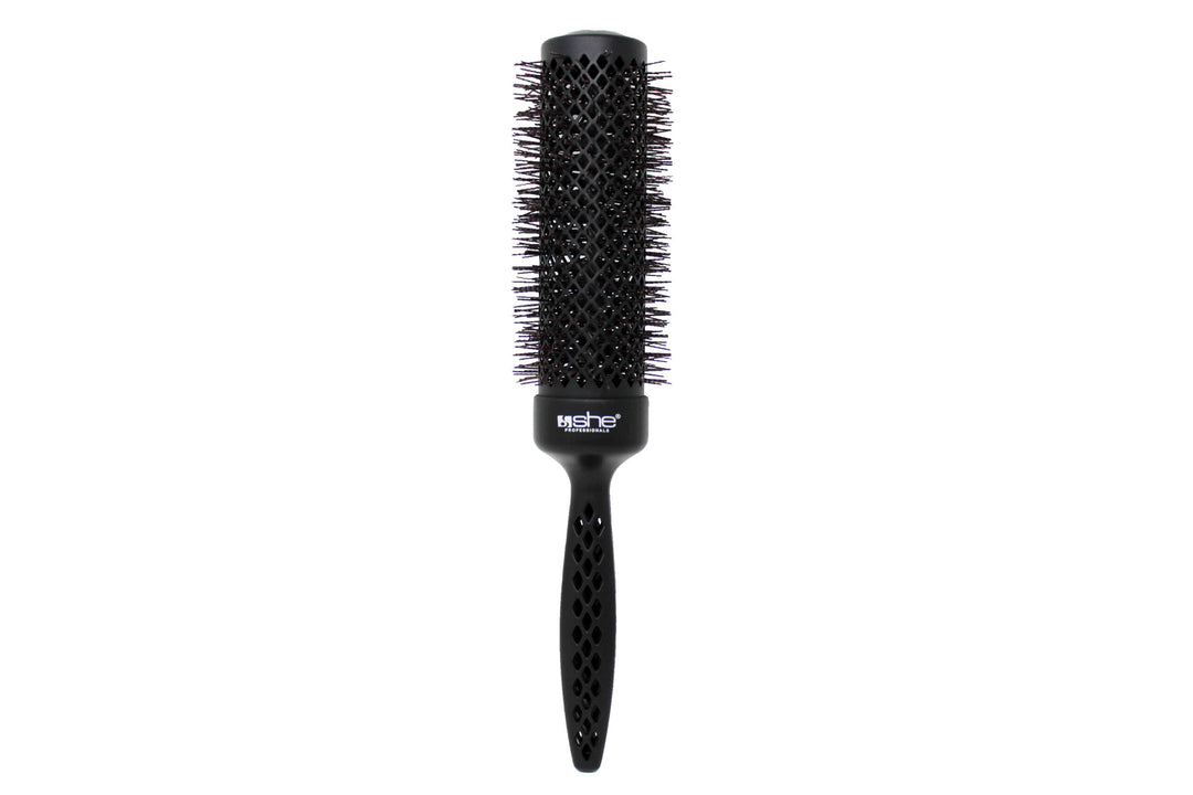 

She is a professional round thermal brush with a diameter of 43 XL, model number FB 743XL. 